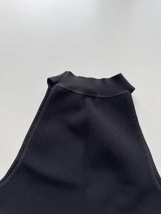 NWOT Aritzia BABATON Sculpt Knit Black Ribbed Cropped Halter Tank Top, Size L - Picture 4 of 13